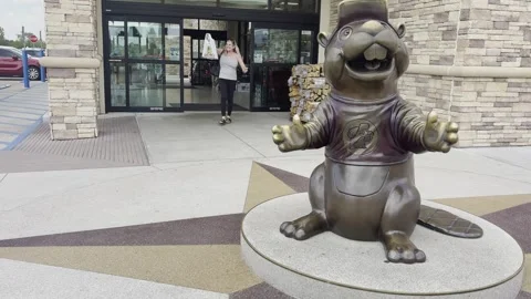 Happy Shopper Leaving Buc-ee's 動画素材 345178854
