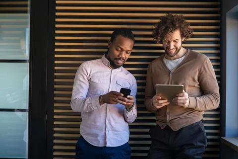 Happy software developers working on meeting, Programming advanced code art.. Foto stock
