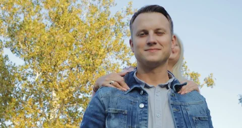 Happy Young Couple Vídeo Stock 99081404