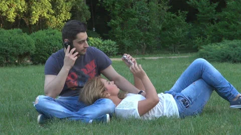 Happy young couple is having fun in the park 스톡 동영상 23907692