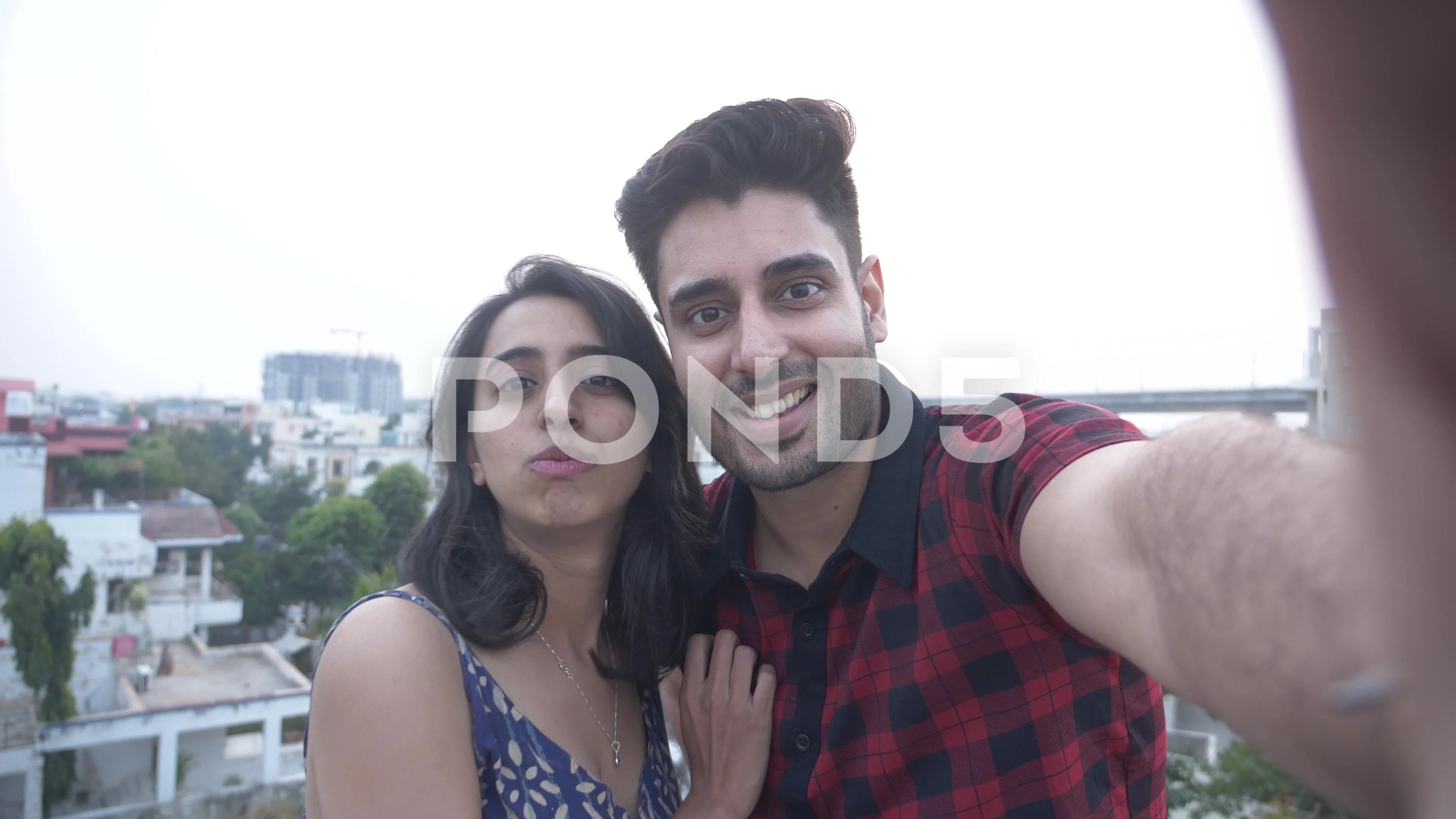 How to Take the Perfect Couple Selfie – India's Wedding Blog