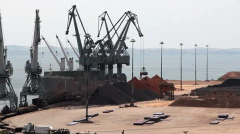 Harbor cranes Vídeo Stock 53140701