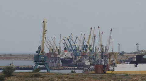 Harbor cranes for loading cargo ship (timelapse) Stock Footage 30410542