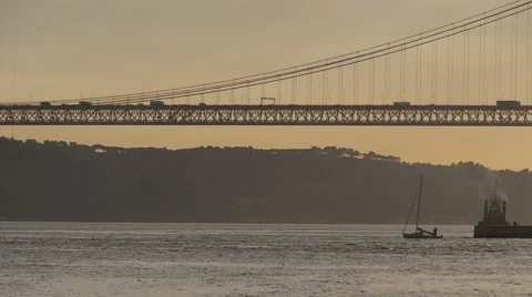 Harbor in Lisbon at sunset Vídeo Stock 69008870