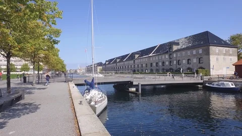 Harbor scene close til the Operahouse in Copenhagen Stock-Footage 101634966