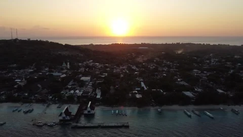 Harbor sunset panorama Vídeo Stock 329713734