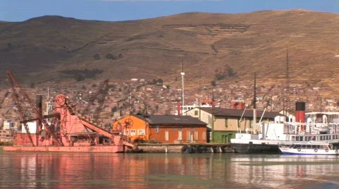  harbor with town in background in Peru Stockbeeldmateriaal 156714
