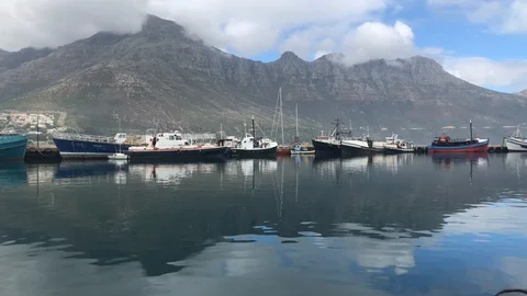 Harbour Docks with Mountain in the Background 스톡 동영상 105525916