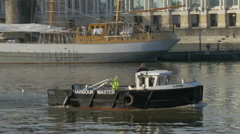 Harbour master boat Vídeo Stock 44474438