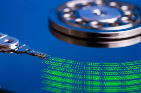 Hard disk and binary code Stockfoto's