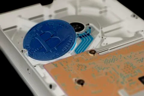 Hard Disk Drive with Bitcoin 스톡 일러스트