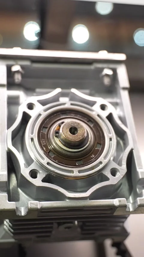 Hard Disk Drive Spindle Motor and Bearing Assembly Close Up 스톡 동영상 346926093