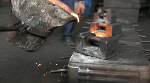 Hard, manual work in a foundry. Video stock 24651357