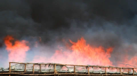 Hard smoke during a fire. Big Fire. Video stock 38040867