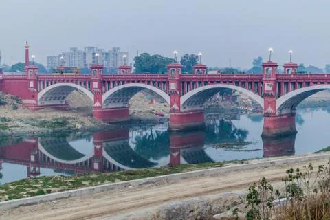 Hardinge Bridge (Pucca Pul) in Lucknow, Uttar Pradesh state, India Stock Photos