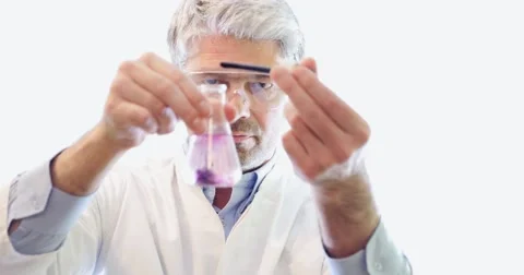 The hardness test shows that the water is not recommended for use 스톡 동영상 48983342