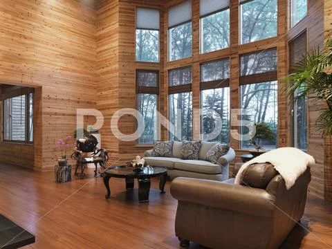 Hardwood living room in cabin style home Stock-Fotos