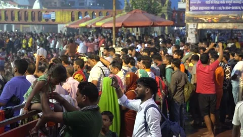 Haridwar crowd video Indian state of Uttarakhand. Stock-Footage 204001775