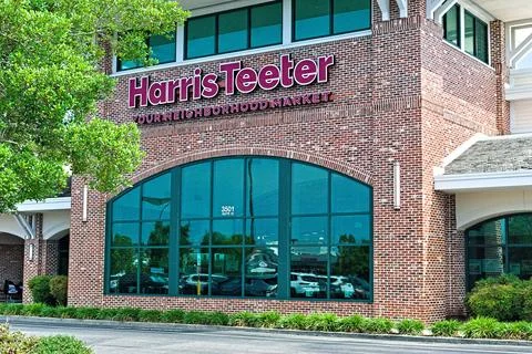 Harris Teeter Grocery Store Distant 스톡 사진