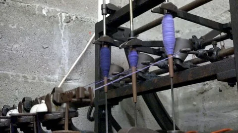 Harris Tweed Bobbin Threading 動画素材 94008033