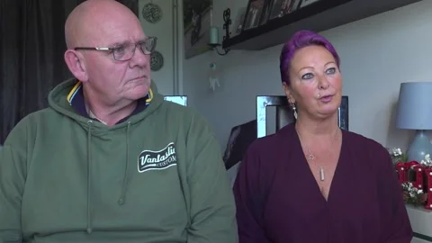 Harry Dunn's parents 'cannot forgive Foreign Office' after independent report r Video stock 322519437