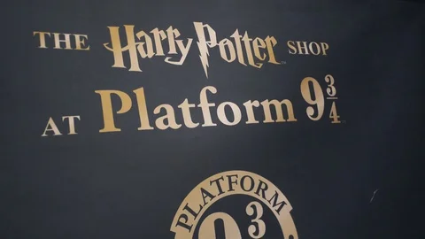 Harry Potter Platform 9 3/4 Video stock 105732276