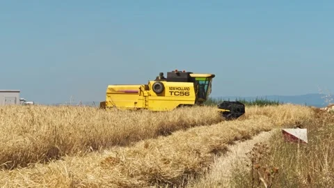 Harvesting in Motion Video stock 287747266