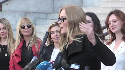 Harvey Weinstein accusers react to Mondays court proceedings Video stock 148588407