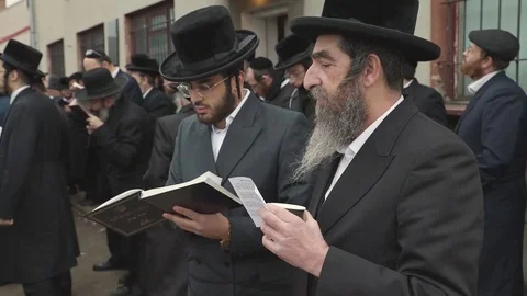 Hasidic pilgrimage to Lelow, Poland Stock Footage 126117201