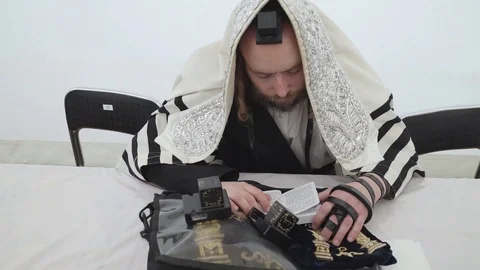 Hasidic pilgrimage to Lelow, Poland Video stock 126127219