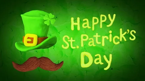Hat and Title Happy St. Patrick's day with clover. 4K Vídeo Stock 72659248