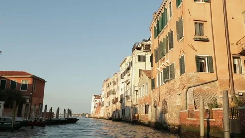 Häuser in Venedig Vídeos de archivo 104484889
