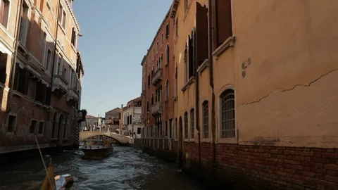 Häuserschlucht in Venedig Vídeos de archivo 104485100