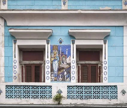 Havanna: Restauriertes Haus am Prado. Nach der Sanierung von Häusern in Ha.. Stock Photos
