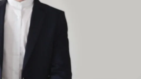 Having a bright idea. Stock-Footage 70957048