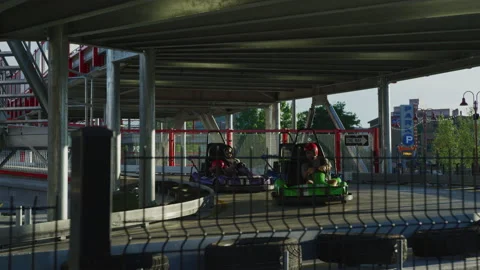 Having fun at Niagara Speedway Go Karts, Niagara Falls Stockbeeldmateriaal 218242085