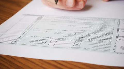 Having Trouble With a Tax Form Видео 115062597
