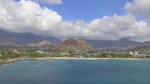 Hawaii Drone Fly Left Over Beach Ocean With Mountains In Background 動画素材 78558366