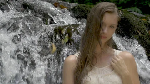  Hawaii model posing in close up near waterfall 動画素材 37541250