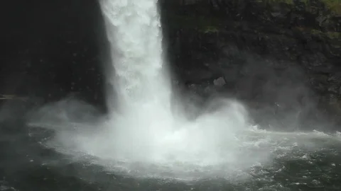 Hawaii waterfall closeup view Video stock 93602662