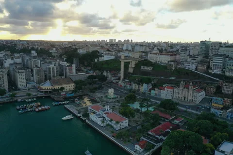 HAYPERLAPSE DO ELEVADOR LACERDA EM SALDOR BAHIA 動画素材 169156925