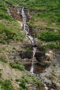 Haystack Falls Pours Down The Mountainside In Glacier Stockfoto's