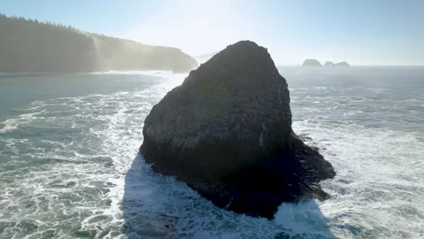 Haystack Rock Cannon Beach Oregon Drone Pan Paralax 1 Stock-Footage 318312136