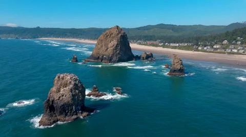 Haystack Rock Cannon Beach Wide Stock Photos