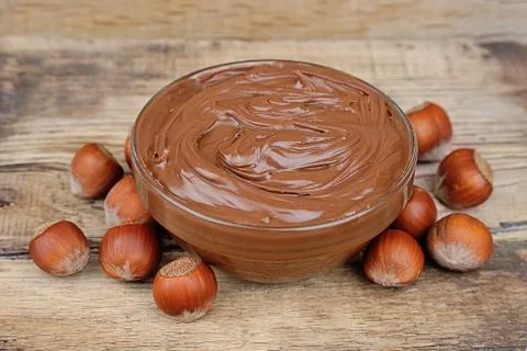 Hazelnut cream with hazelnut nuts Foto stock