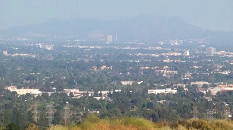 Hazy San fernado valley tilt up Stock Footage