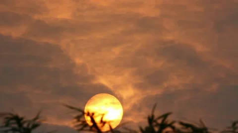 Hazy Sun @ 400mm Stock Footage 30257976
