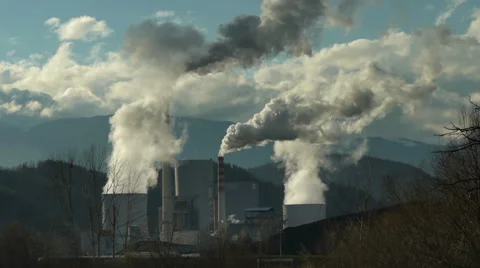 HD: Big Smoke Over Power Plant Vidéo 44972276