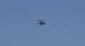 HD blackhawk flies overhead approaching HD-videomateriaal