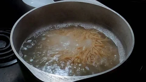 HD boiling spaghetti Stock Footage 233482357